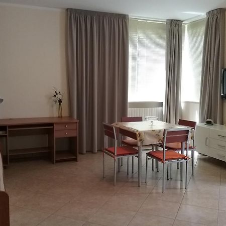 Sunny Lägenhet Lecce Exteriör bild