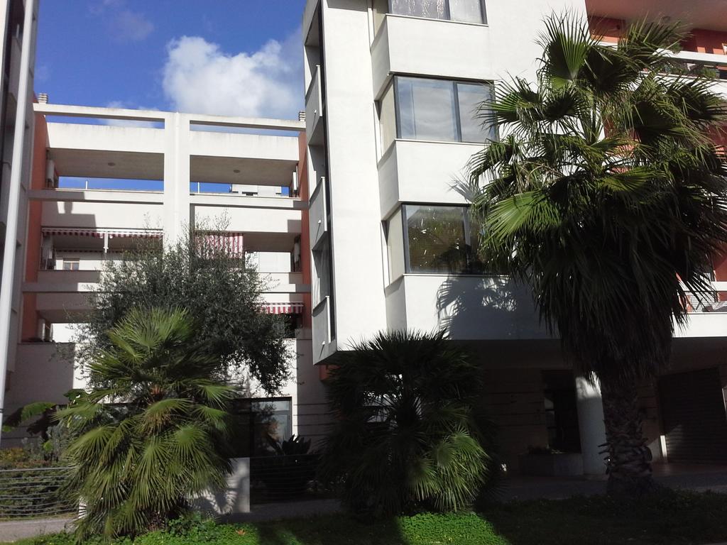 Sunny Lägenhet Lecce Exteriör bild